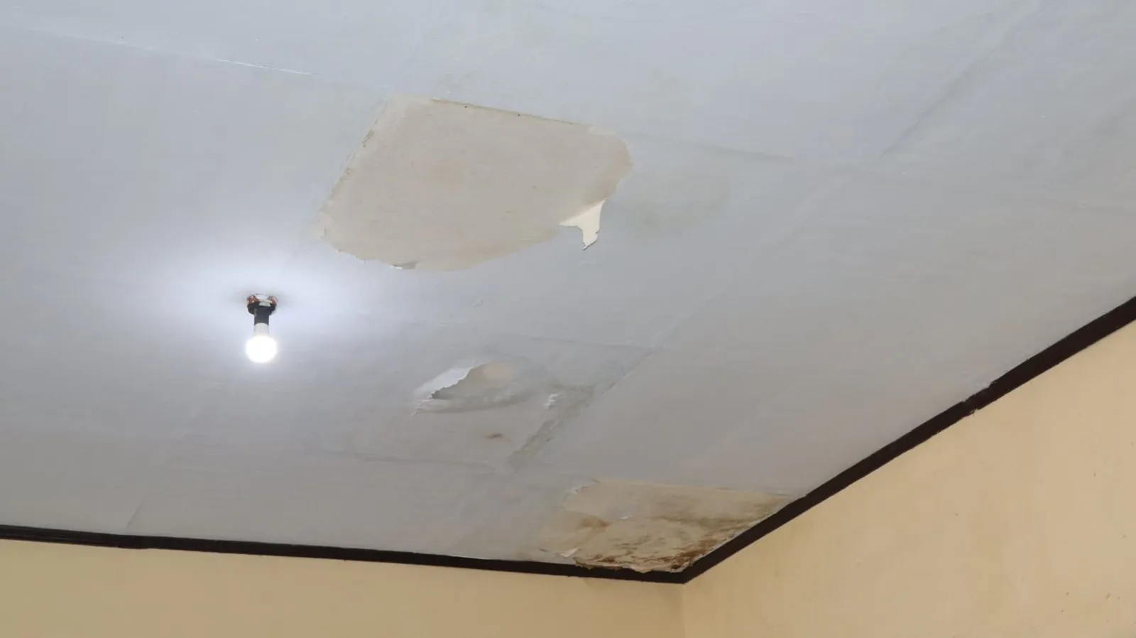 Water damage ceiling repair for homeowners in Phoenix, AZ